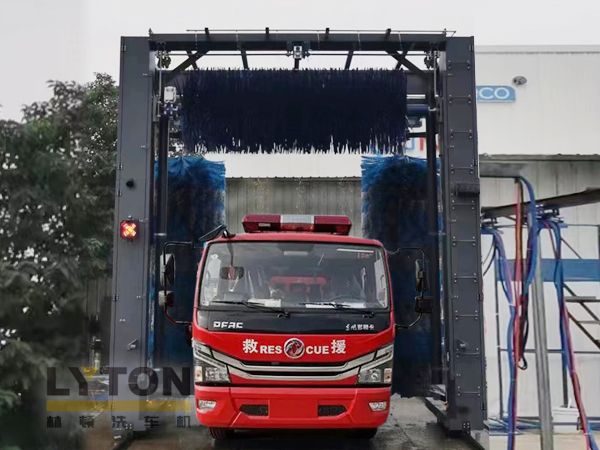 大型通道式巴士洗車機　通道式洗車方式　廣泛應用于各全國各大城市公交系統等